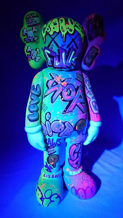 Fictional World (1980) - Kaws Dior World Tour (Glowing-37cm)