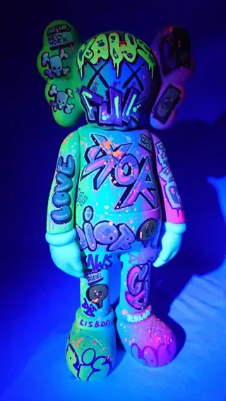 Fictional World (1980) - Kaws Dior World Tour (Glowing-37cm)