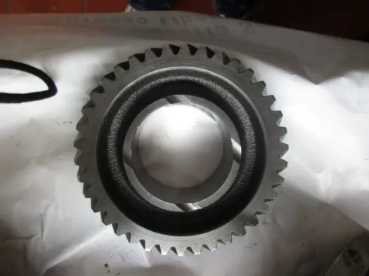 5th speed gear for Ferrari 308 with 38 teeth