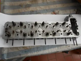 Head Mercedes 220SE M127