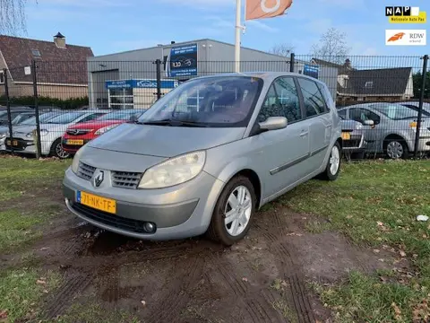 Renault Scénic 2.0-16V Privilège Luxe lmv/clima/trekhaak/