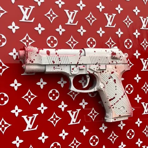 DALUXE ART - Supreme x Louis Vuitton Luxury Gun