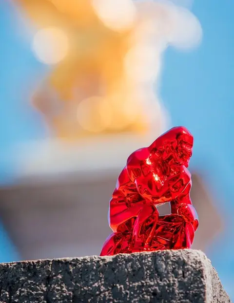 Richard Orlinski (1966) - Thinking Kong Spirit Red