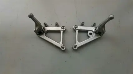 VOETSTEUN LINKS Aprilia RSV 1000 1998 - 2000
