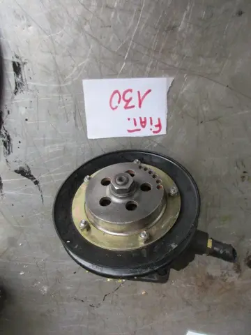 Power steering pump Fiat 130 Coupè