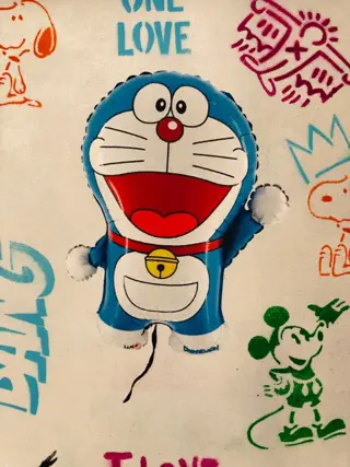 Koen Betjes - Doraemon Balloon girl
