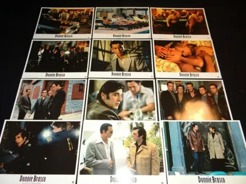DONNIE BRASCO lobbycard set.