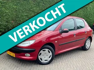 Peugeot 206 1.4 Gentry AUTOMAAT/E-RAMEN/AIRCO/2e Eigenaar/ LAGEKM/