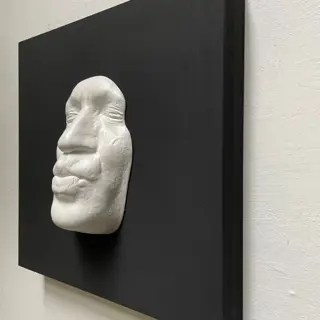 Gregos (1972) - White kiss on black background