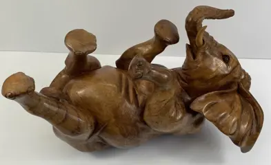I Wayan Winten (1961) - Olifantje op zijn rug gelegen