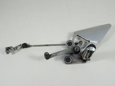 LINKER SCHETSPLAAT Yamaha FZ6 2004 - 2007