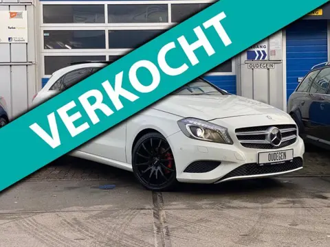 Mercedes-Benz A-klasse 200 Prestige / Pano / Zwart Hemel / Vol Opties / Navi / Stoelver / Sportstoel