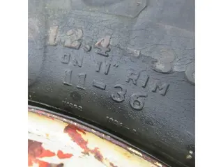 International wielen 12.4 R36