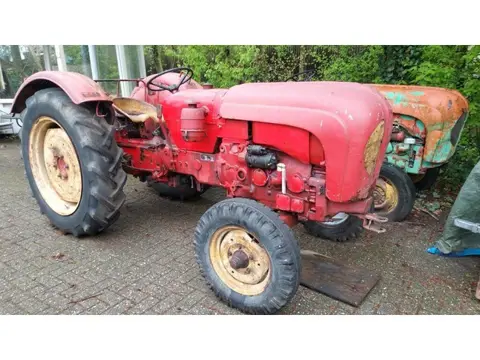 Porsche,Farmall 100, Mc Cormick Deering, Vierzon