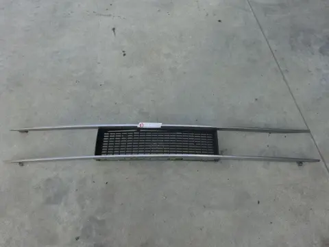 Front grill for Fiat 130 Coupè