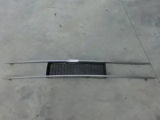 Front grill for Fiat 130 Coupè