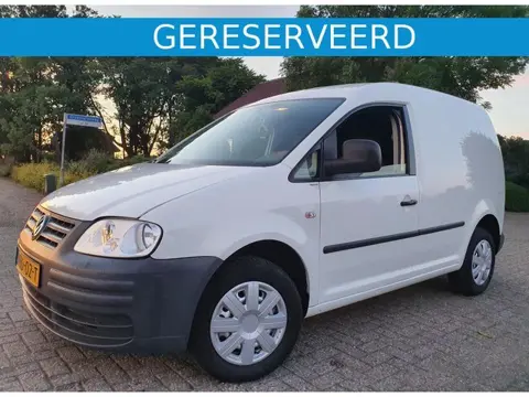 Volkswagen Caddy 1.4i Benzine met Trekhaak en een Nieuwe APK !