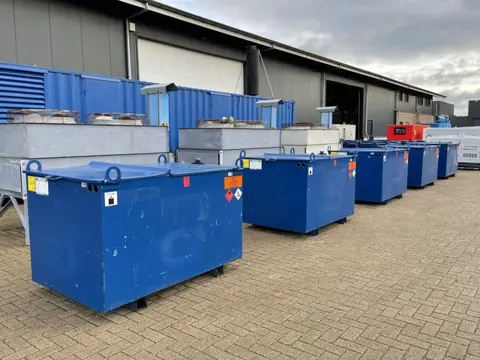 Kiwa IBC 1000 liter dieseltank met keuring (bj 2002)