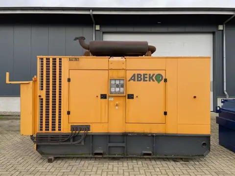 Volvo TWD1010G Stamford 300 kVA Silent generatorset