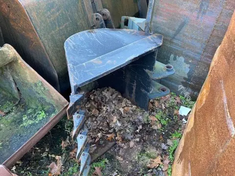 JCB Digging bucket with teeth For 3CX