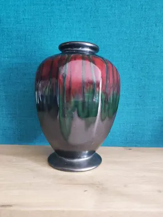 Faiencerie de Thulin - Vesuvius model art deco vaas