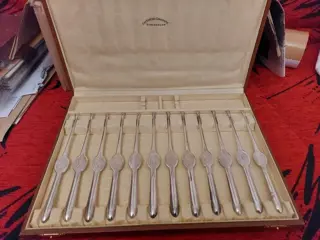 Christofle - 12 antieke schelpdiervorkjes - Verzilverd