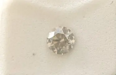 Diamant - 0.62 ct - Rond - Light Yellowish Gray - SI2, No