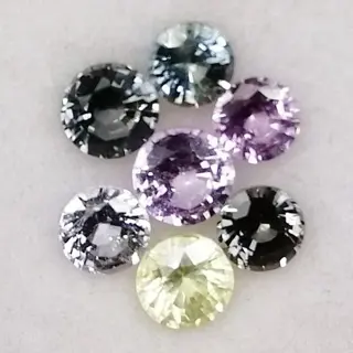 7 pcsVeelkleurige Saffier - 2.43 ct
