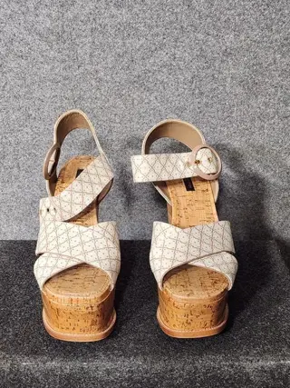 Louis Vuitton - Sandalen - Maat: Schoenen / EU 39,5