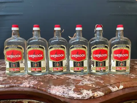 Sherlock - Dry Gin - b. Jaren 1970 - 1,0 Liter - 6 flessen