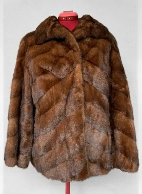 Artisan Furrier - Nerts Bontjas - Gemaakt in: Nederland