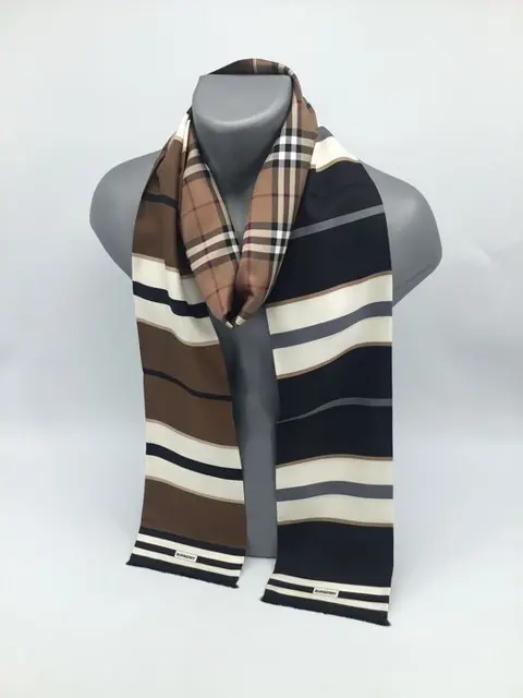 Burberry - 15/210cm. Réversible - Sjaal