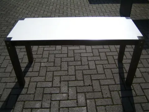 Tafel B150xD59cm. 2x vr.