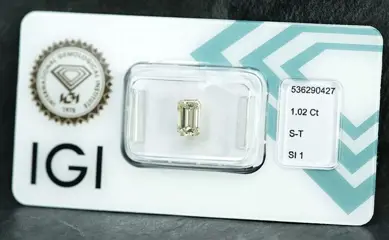 Diamant - 1.02 ct - Smaragd - S-T, Light Grayish Yellow -