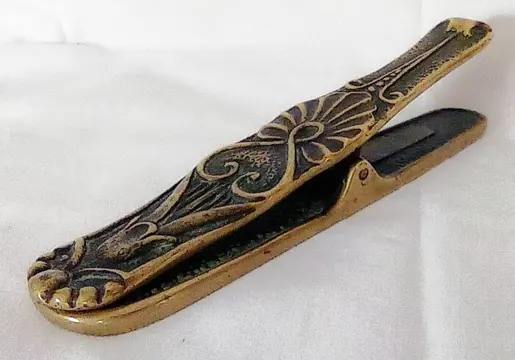 Max Le Verrier - Mail clip - "Assyrisch"