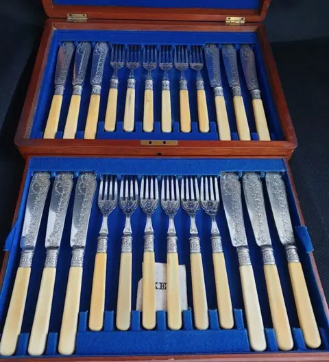 Visbestek voor 12 personen (24) - Victoriaans - Verzilverd