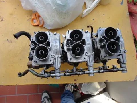 Intake manifold and carburetors for Fiat Dino 2000