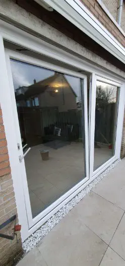 Schuifpuien in kunststof zowel binnen als buiten bediening