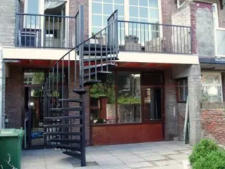 Stalen buiten spiltrap