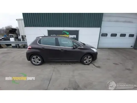 Peugeot 208 I onderdelen (kleur: KJX) donorauto (bj 2013)