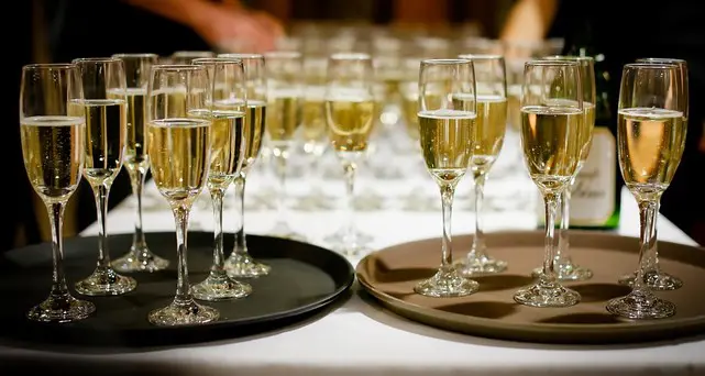 Champagne Catering: Bruisende Elegantie