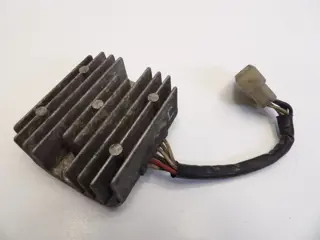 SPANNINGSREGELAAR Yamaha RD 350 LC 1980 - 1986