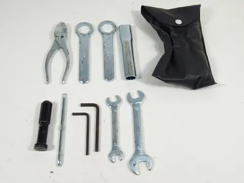 GEREEDSCHAPSET Suzuki DL 650 V STROM 2012 - 2014