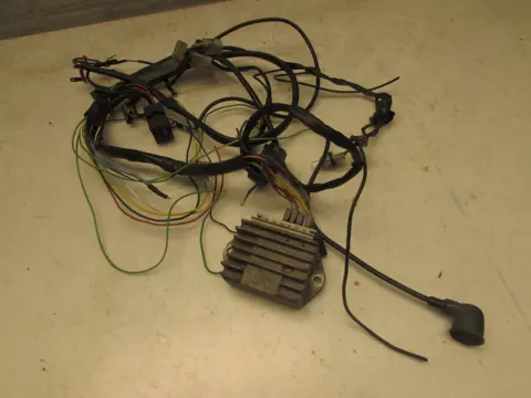 SPANNINGSREGELAAR Yamaha TZR 125 1997 - 1999