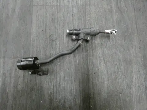 REMPOMP ACHTER Triumph Speed Triple 1050 2011 - 2012