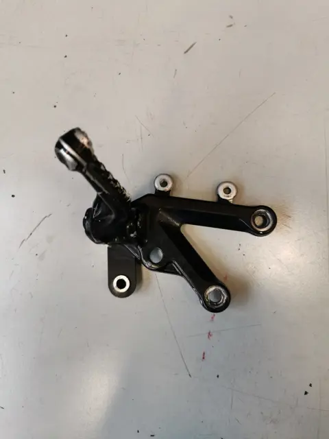 VOETSTEUN RECHTS Aprilia RSV 1000 2004 - 2010 / 2004 - 2005