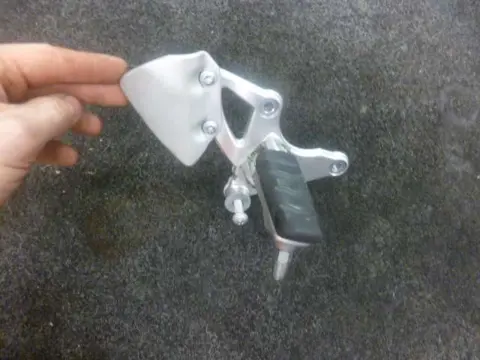 RECHTER SCHETSPLAAT BMW R 1200 R 2011 2011 - 2014