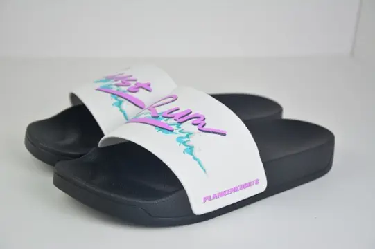 Badslippers bedrukken met eigen naam