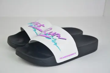 Badslippers bedrukken met eigen naam