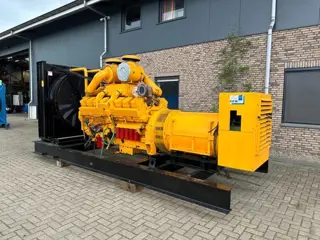 Cummins KTA 50 G1 SDMO Leroy Somer 1125 kVA generatorset ex emergency 580 hours